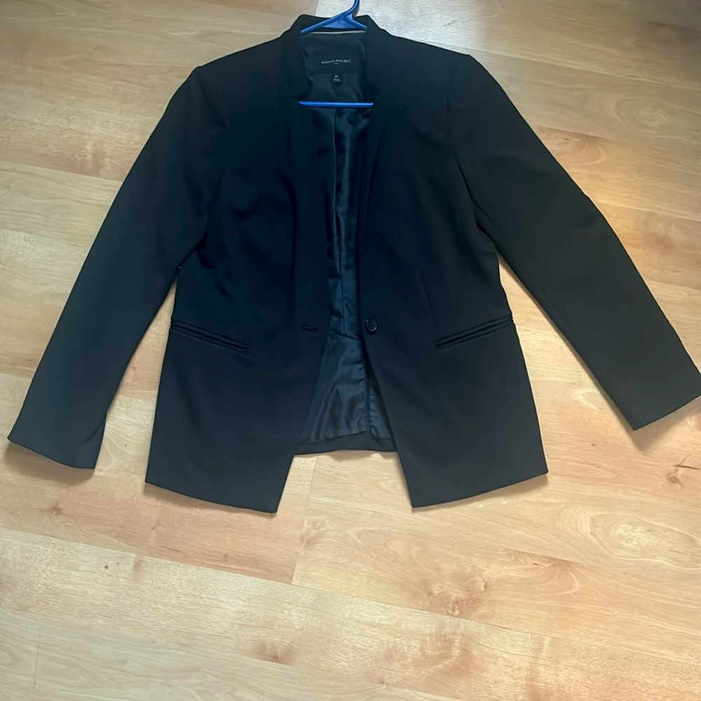 Banana Republic Blazer. Great condition. Light weight